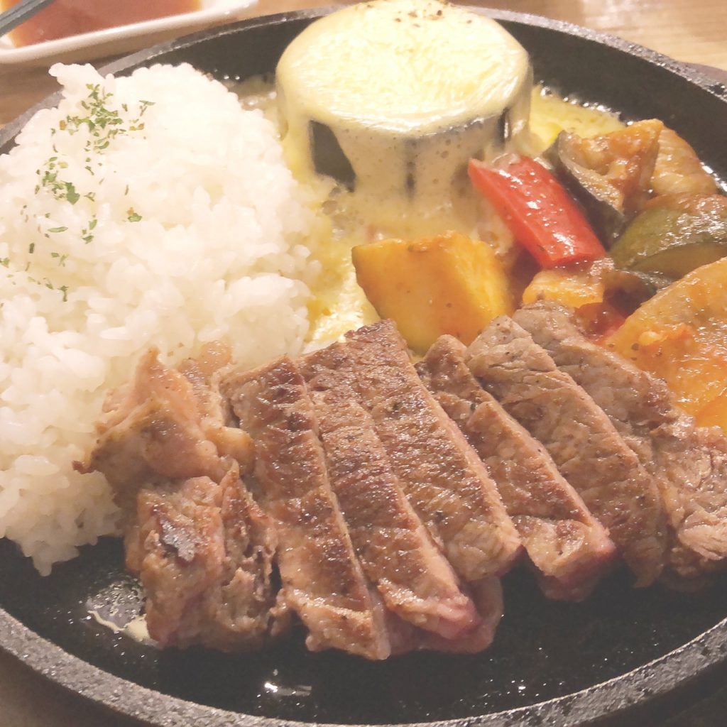 7月1日からリニューアルオープンしたBEEF×LABOさんでステーキカレーを頂く | 西葛西ドットコム
